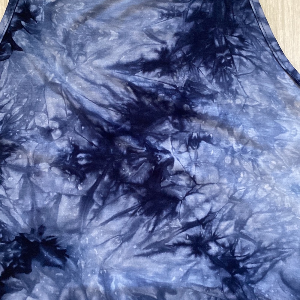 Shades of Blue Tie Dye Halter Top With Tie Neck Size Small - Picture 3 of 8